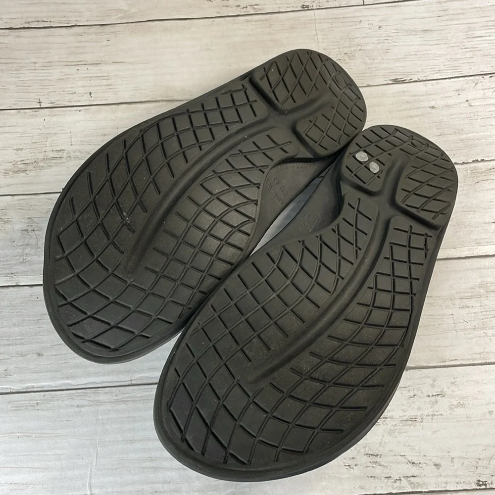 Oofos OOahh Slide Sandals